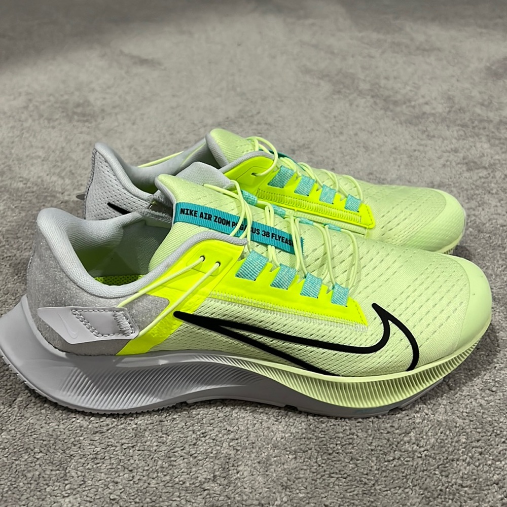 Nike Air Zoom Pegasus 38 FlyEase - Worn Once